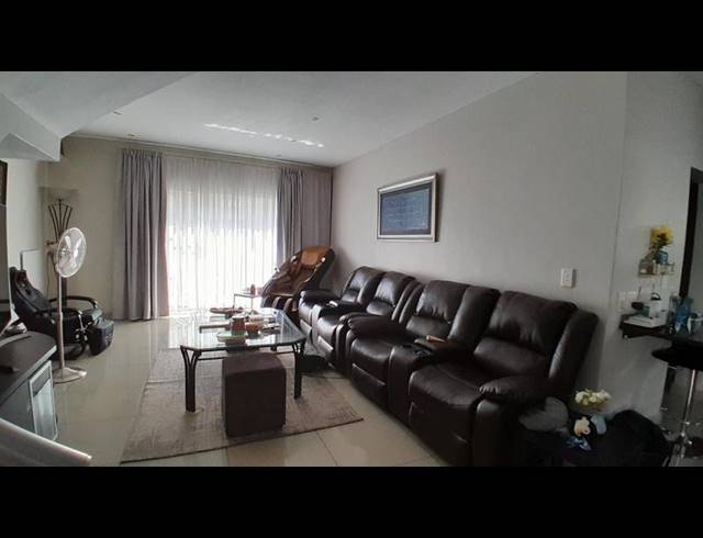 3 BEDROOM TOWNHOUSE FOR SALE IN ELDO LAKES ESTATE